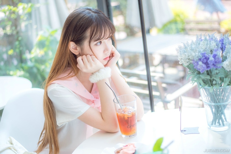 “这就有点儿荒唐了吧，老先生，就算为财，也不该编造这种东西。”孟达摸索着下巴，心中有些埋怨刘璝，粗人一个，连尾巴都扫不干净。